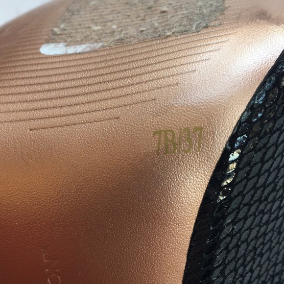 NWOT BCBGeneration Black Snakeskin Pattern Heels, 7 - Picture 9 of 9